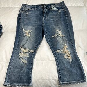 Blue Skinny Jeans with Distressed Detailing